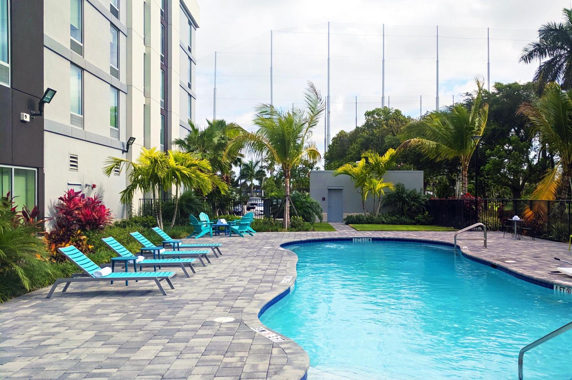 Home2 Suites By Hilton West Palm Beach Airport Cloud Lake Exterior foto